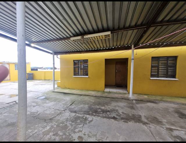 4 BEDROOM HOUSE FOR SALE IN KWANOBUHLE